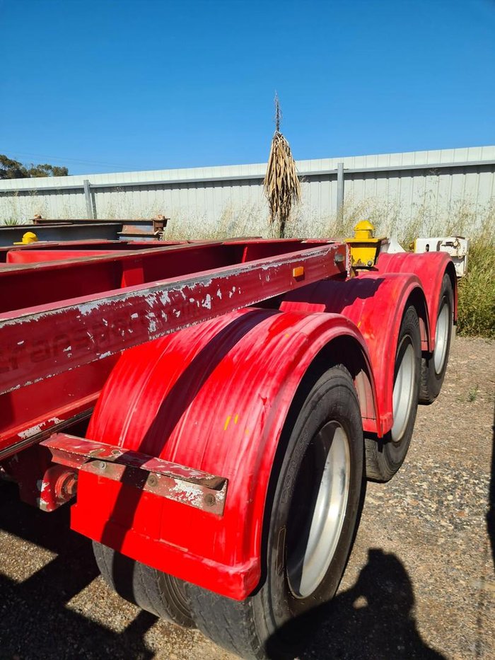 2005 THT Tri Axle A-Skel Trailer