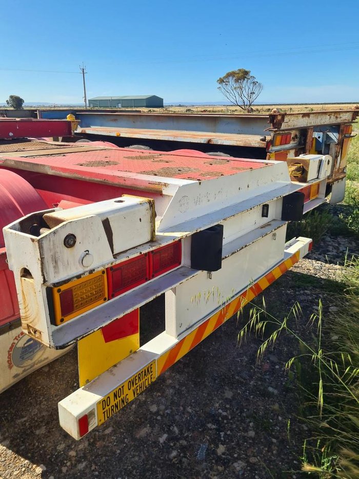 2005 THT Tri Axle A-Skel Trailer