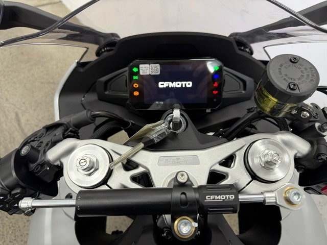 2025 CFMOTO 675 SR-R Black