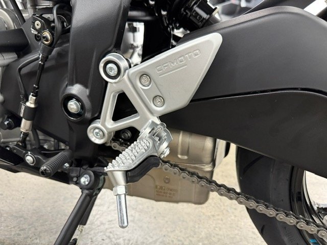 2025 CFMOTO 675 SR-R Black