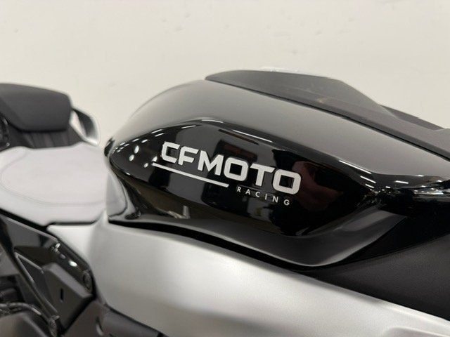 2025 CFMOTO 675 SR-R Black