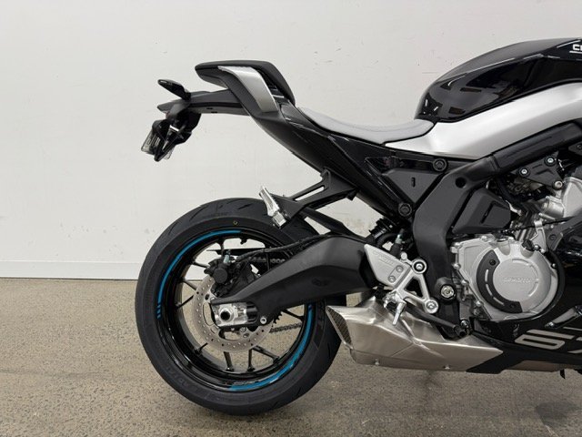 2025 CFMOTO 675 SR-R Black