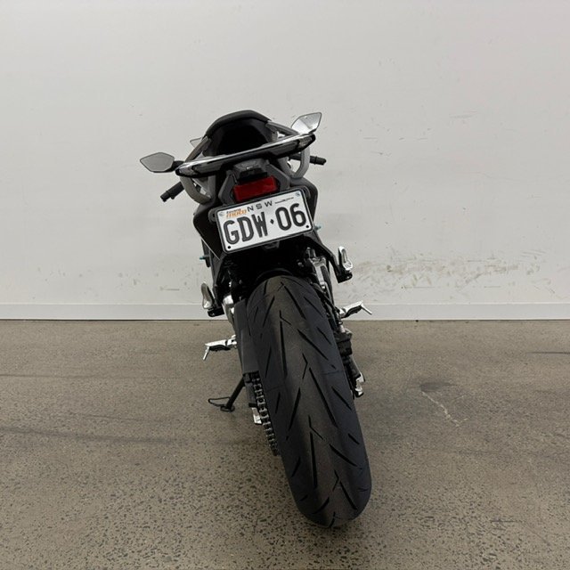 2025 CFMOTO 675 SR-R Black