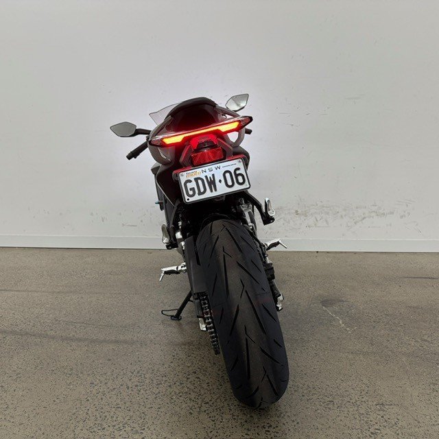 2025 CFMOTO 675 SR-R Black