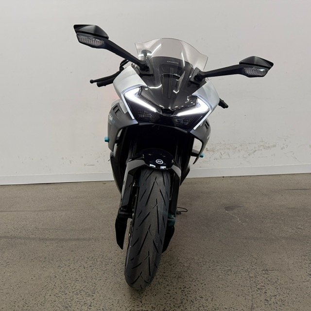 2025 CFMOTO 675 SR-R Black
