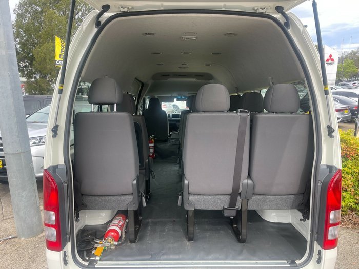 2017 Toyota Hiace Commuter