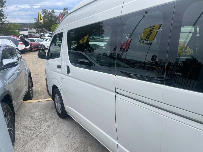 2017 Toyota Hiace Commuter