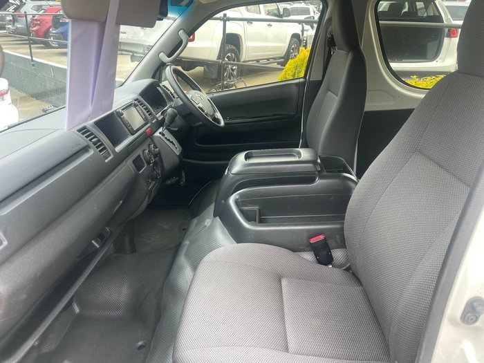 2017 Toyota Hiace Commuter