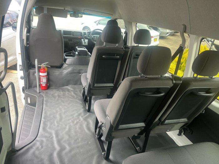 2017 Toyota Hiace Commuter