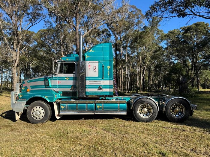 1996 Kenworth T601 T601 Green