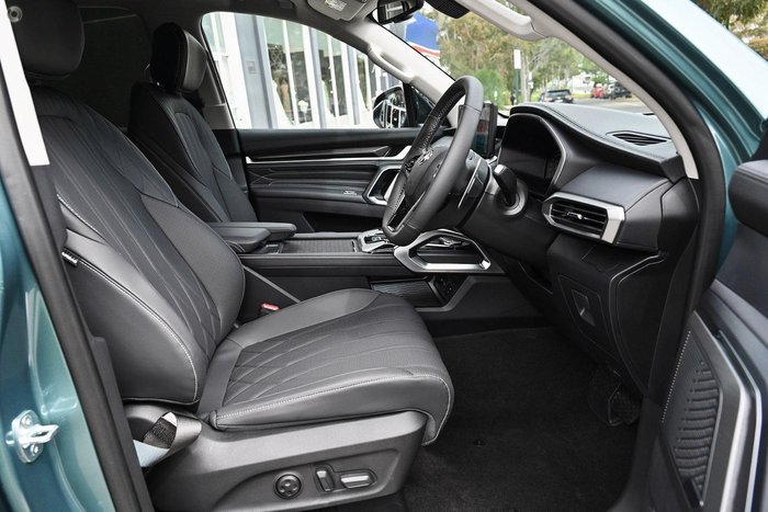 2025 LDV D90 Executive