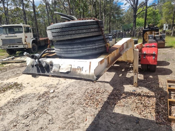 2008 TRT 2X4 Low Loader Dolly White