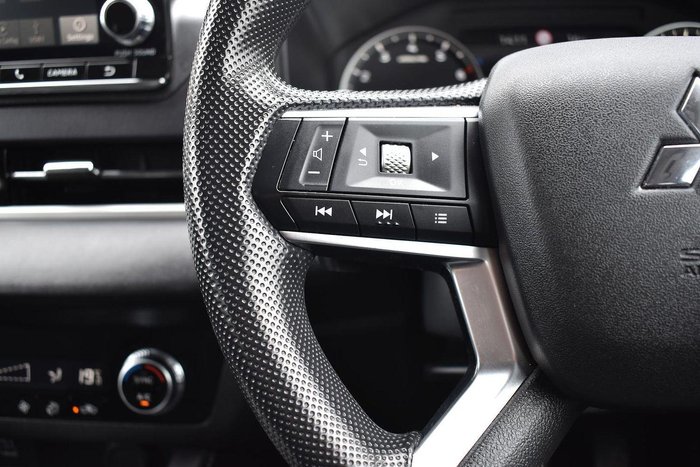 2023 Mitsubishi Outlander ES