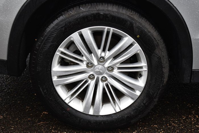 2023 Mitsubishi Outlander ES ZM MY23 White