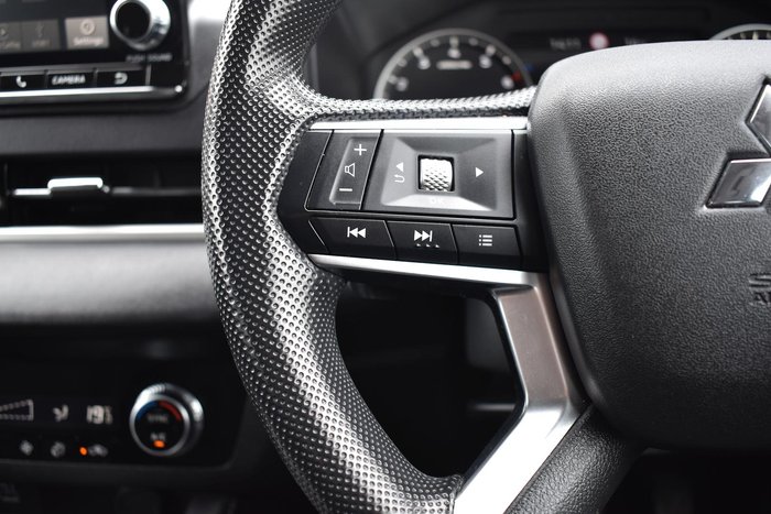 2023 Mitsubishi Outlander ES