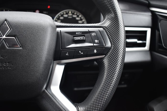 2023 Mitsubishi Outlander ES ZM MY23 White