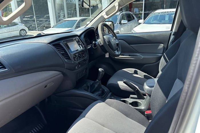 2017 Mitsubishi Triton GLX