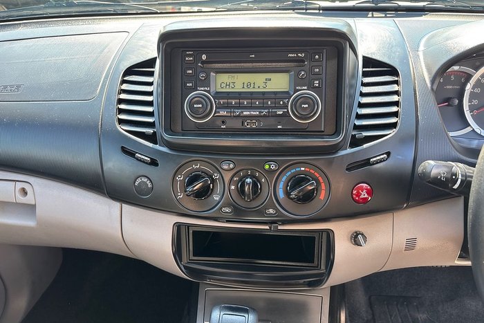 2013 Mitsubishi Triton GLX