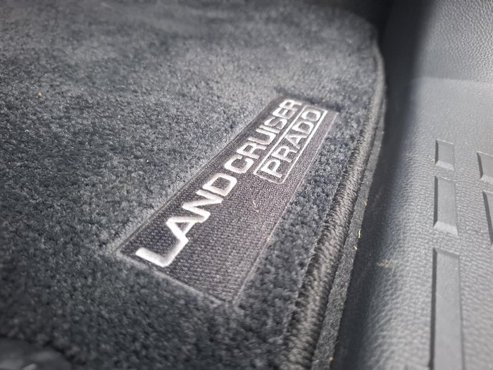 2025 Toyota Landcruiser Prado Altitude