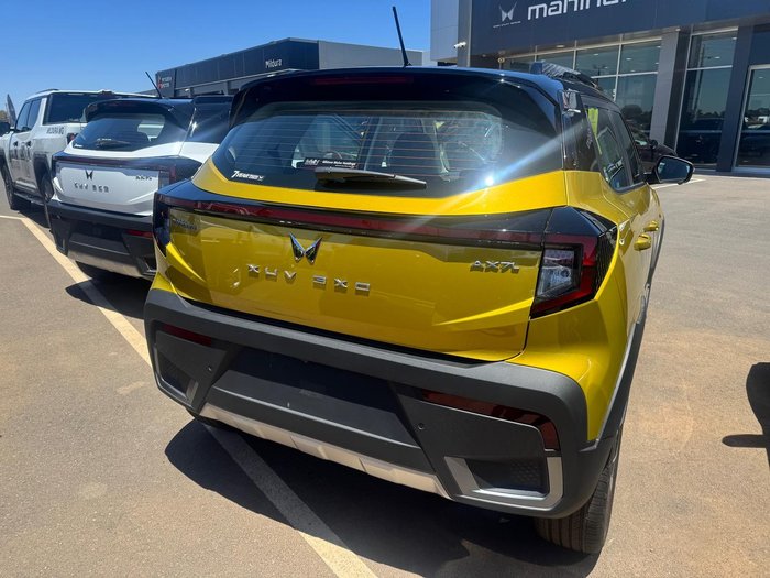 2025 Mahindra XUV3XO AX7L