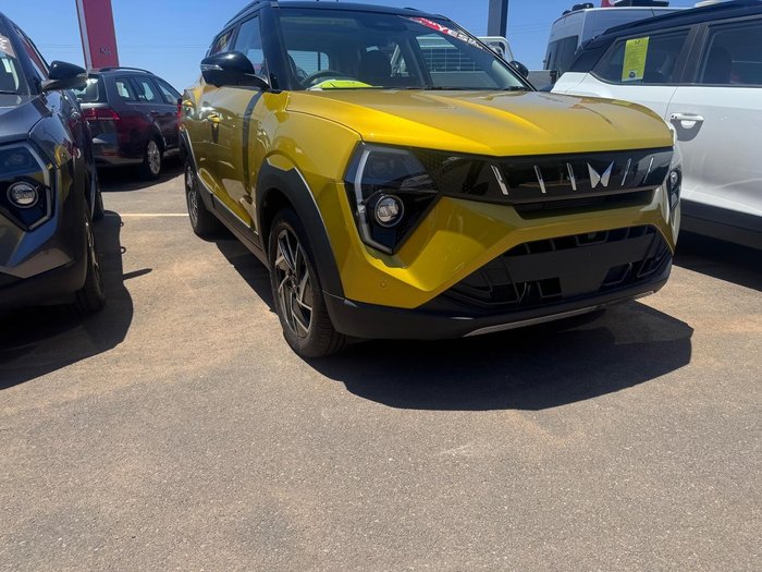 2025 Mahindra XUV3XO AX7L
