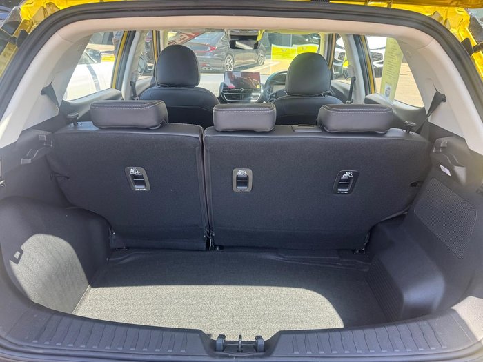 2025 Mahindra XUV3XO AX7L