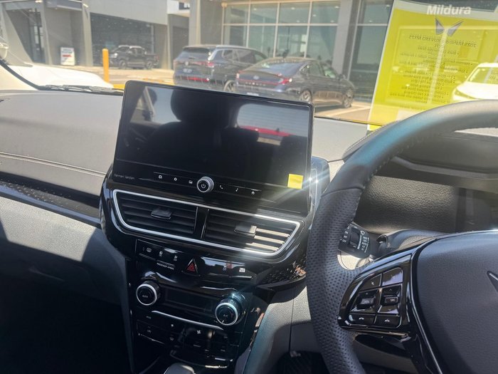 2025 Mahindra XUV3XO AX7L