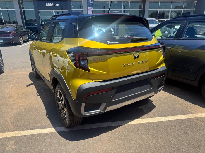 2025 Mahindra XUV3XO AX7L