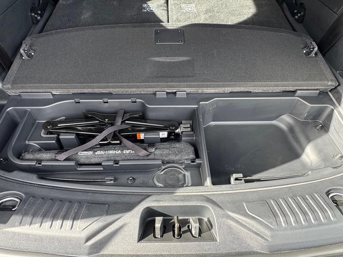 2023 Ford Everest Platinum