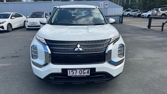 2023 Mitsubishi Outlander ES