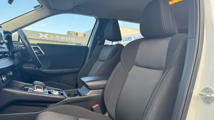 2023 Mitsubishi Outlander ES