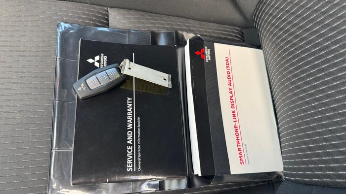 2023 Mitsubishi Outlander ES