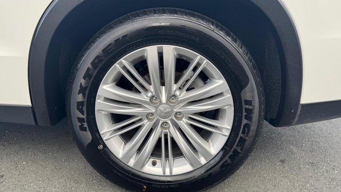 2023 Mitsubishi Outlander ES