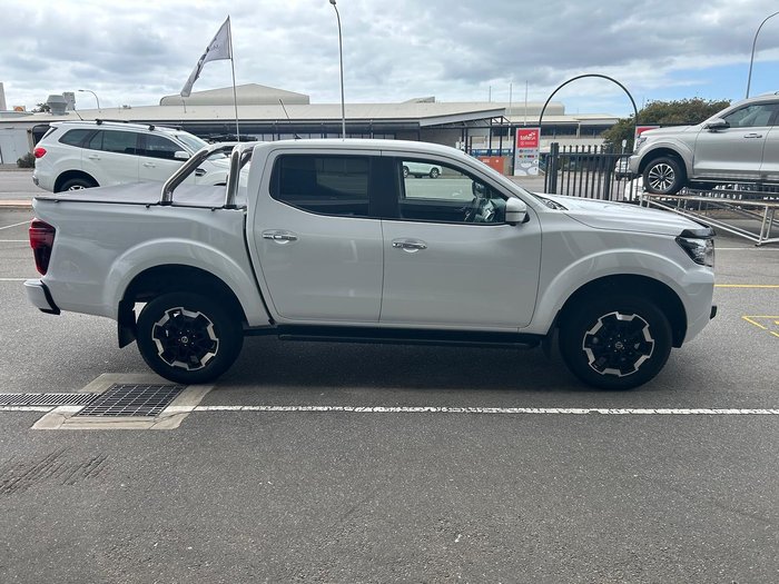 2023 Nissan Navara ST-X