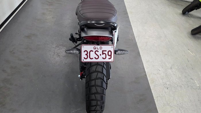 2025 Triumph SCRAMBLER 400 XC Red