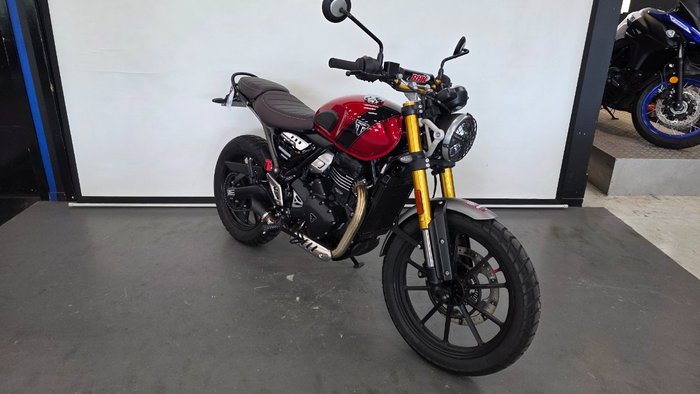 2025 Triumph SCRAMBLER 400 XC Red