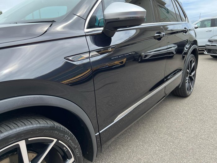 2023 Volkswagen Tiguan R