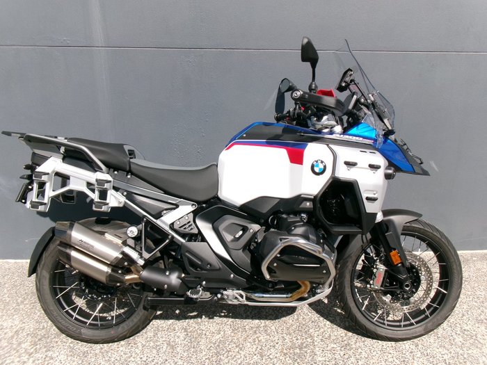 2025 BMW Motorrad R 1300 GS ADVENTURE TROPHY Racing Blue Metallic. (17-08)