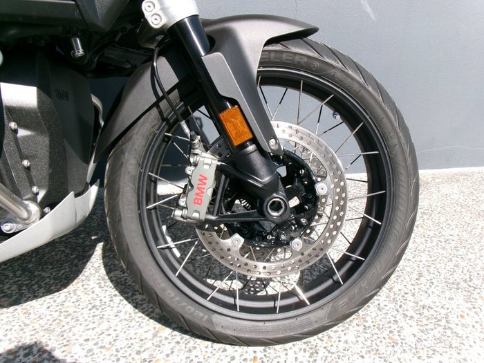 2025 BMW Motorrad R 1300 GS ADVENTURE TROPHY Racing Blue Metallic. (17-08)