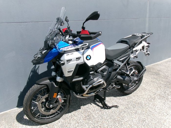 2025 BMW Motorrad R 1300 GS ADVENTURE TROPHY Racing Blue Metallic. (17-08)