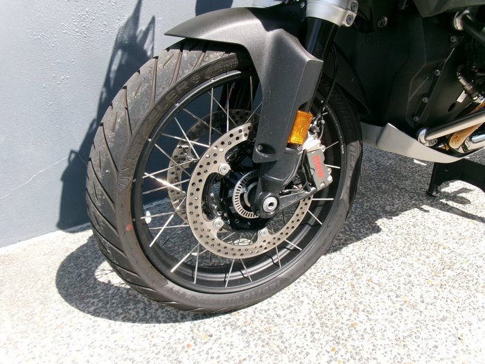 2025 BMW Motorrad R 1300 GS ADVENTURE TROPHY Racing Blue Metallic. (17-08)