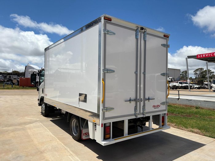 2025 Isuzu Nnr 45-150 Vanpack