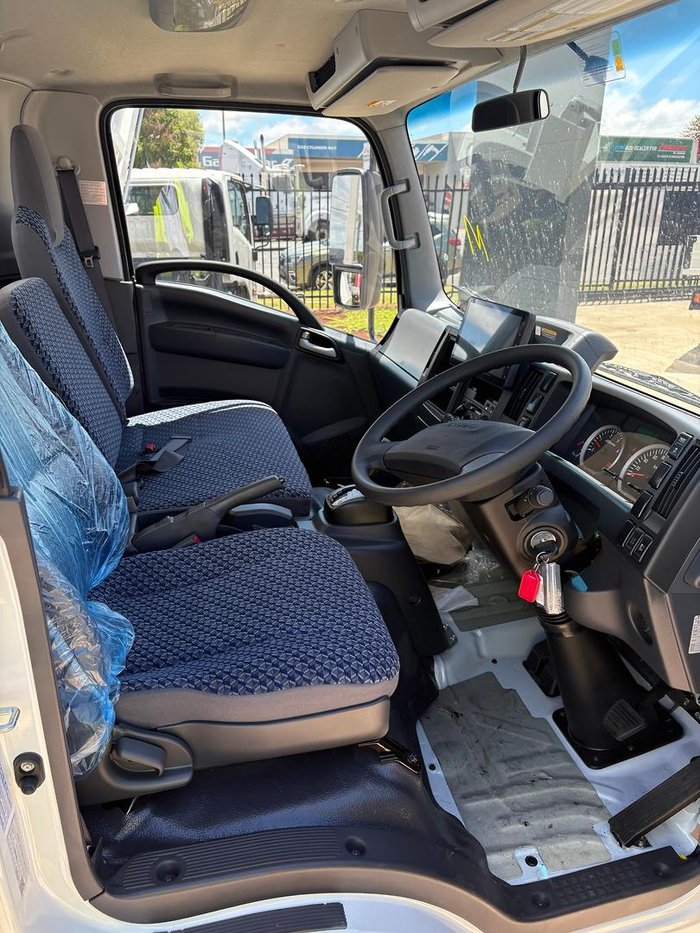 2025 Isuzu Nnr 45-150 Vanpack