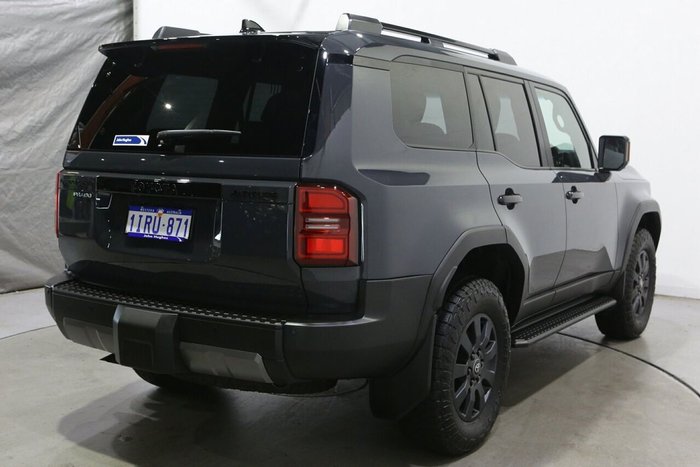 2025 Toyota Landcruiser Prado Altitude