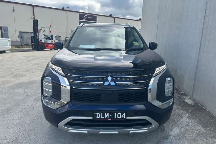 2023 Mitsubishi Outlander LS