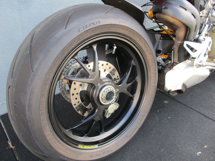 2021 DUCATI STREETFIGHTER V4 S RED