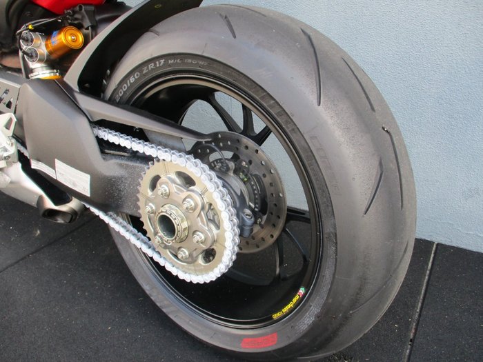 2021 DUCATI STREETFIGHTER V4 S RED