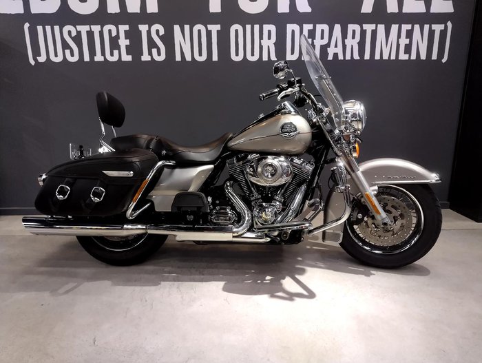 2009 Harley-Davidson Road King Classic 1584 (FLHRC) Touring Silver