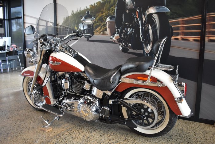2012 Harley-davidson FLSTN SOFTAIL DELUXE CREAM