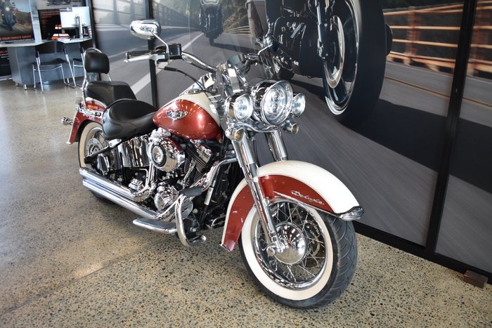2012 Harley-davidson FLSTN SOFTAIL DELUXE CREAM